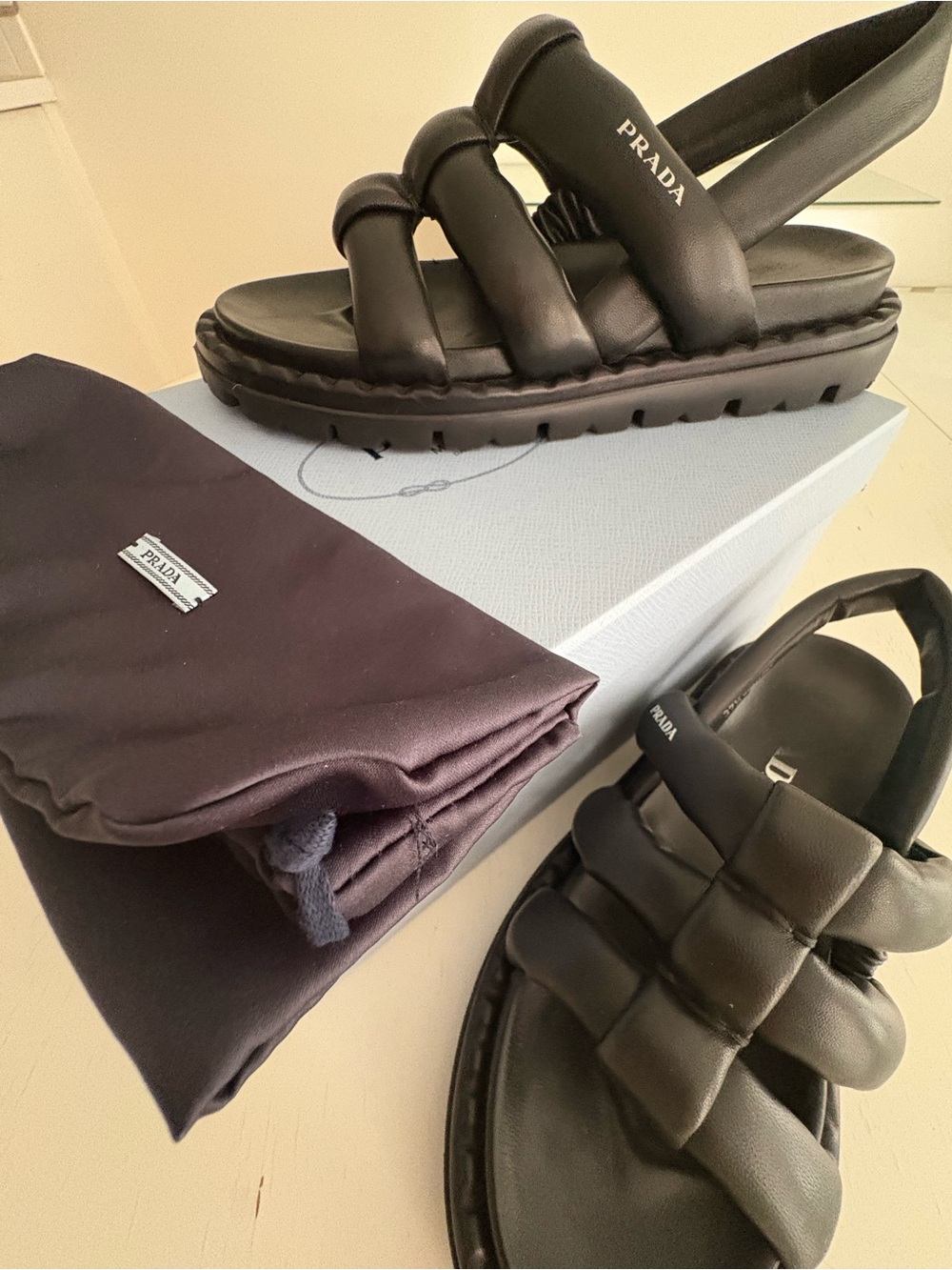 Prada Black Padded women’s puffy leather sandals size 37.5     Fits size 38 - Picture 4 of 8